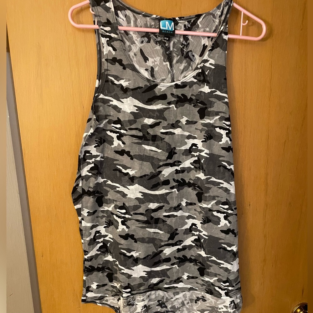 Ladies camo tank top